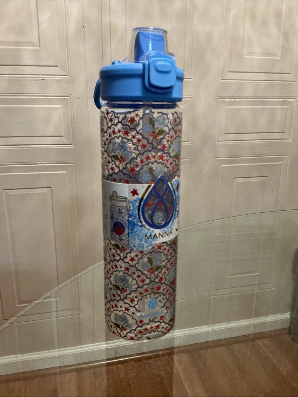 Brand New MANNA Leakproof Glass Water Bottle - 32oz